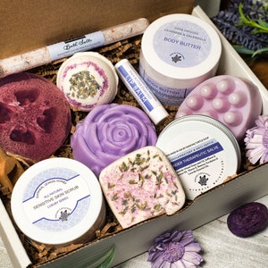 Lavender Spa Gift Set, Personalized Gift Box for Mom, Birthday Gift Box, Self Care Spa Gift, Relaxation Spa Gift for Her.