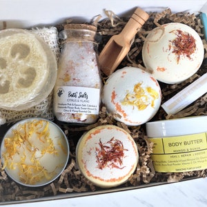 Personalized Spa Gift Set for Women | Self Care Basket, Birthday, Mother's Day Gift Box | Relaxation & Pampering, Thinking of You Gift Box