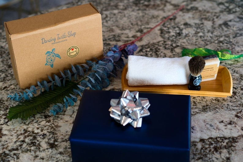 Men's Self Care Gift Set | Sandalwood Cedar Amber Grooming Kit | Essential Care Package for Him | Luxury Gift Box for Men | Thoughtful Gifts 画像 10