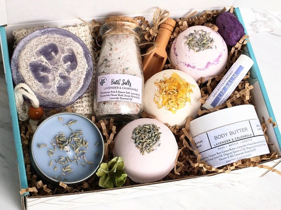 Christmas Gifts for Mom,Mom Birthday Gifts from Daughter,Personalized Spa  Body Relaxing Lavender Gifts Basket Mothers Day Gifts for Mom,Unique Gifts