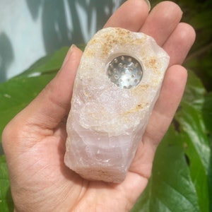 Pipa de cuarzo rosa en bruto, cuenco de pipa de cristal, pieza tallada a mano en EE. UU., hermosa y única, abridor de chakras del corazón, flujo de amor espiritual