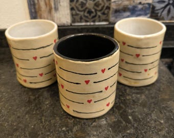 Keramik Becher "Black and White Herz" handgetöpfert, Steinzeug, Kaffeebecher, Teebecher