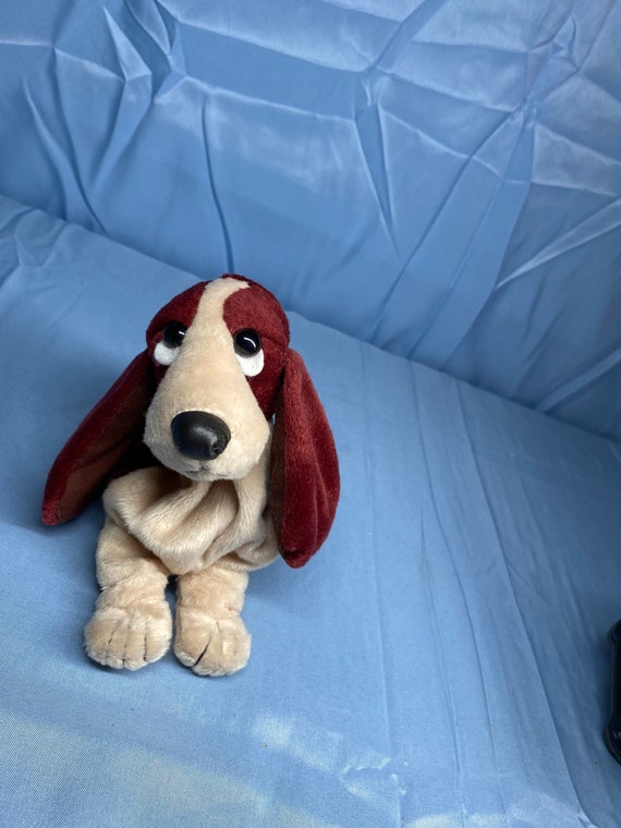 Sold At Auction: Hush Puppies Bassett Hound Dog Plush