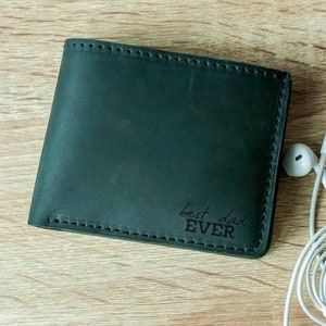 Carteira verde para homens, carteira gravada para homens, carteira para o pai, carteira masculina de couro bifold, carteira masculina feita à mão, presentes do pai da filha