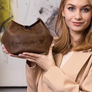 Mom makeup bag, Mom cosmetic bag, Large makeup bag for mom, Engraved makeup bags, Gift for mom from daughter custom, Gift for mom from bride