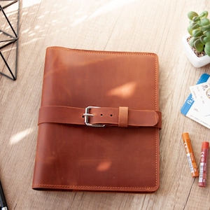Custom refillable planner cover, Handmade leather organizer, A5 ring journal case, Personalized office folio, Gift for professionals