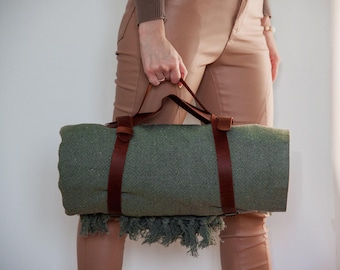 Leather blanket strap shoulder, Leather blanket carrier, Blanket carry strap, Blanket strap, Yoga mat strap, Yoga mat carrier, Strap holder