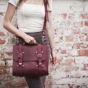 Sac besace pour ordinateur portable pour femme, Sac besace en cuir fait main, Cartable en cuir pour femme, Sac besace en cuir, Sac à bandoulière pour femme