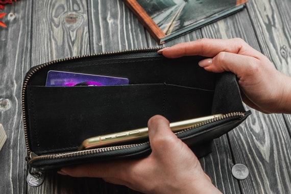 Cartera iniciales mujer sale
