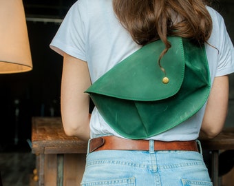 Green fanny pack, Large fanny pack, Leather fanny pack women, Green belt bag, Large belt bag, Custom fanny pack with initials