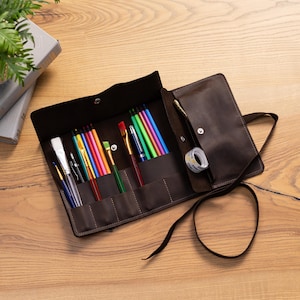Leather paint brush rolls, Leather artist roll, Paint brush wrap, Paint brush rollup holder, Paint brush roll long, Paint brush organizer