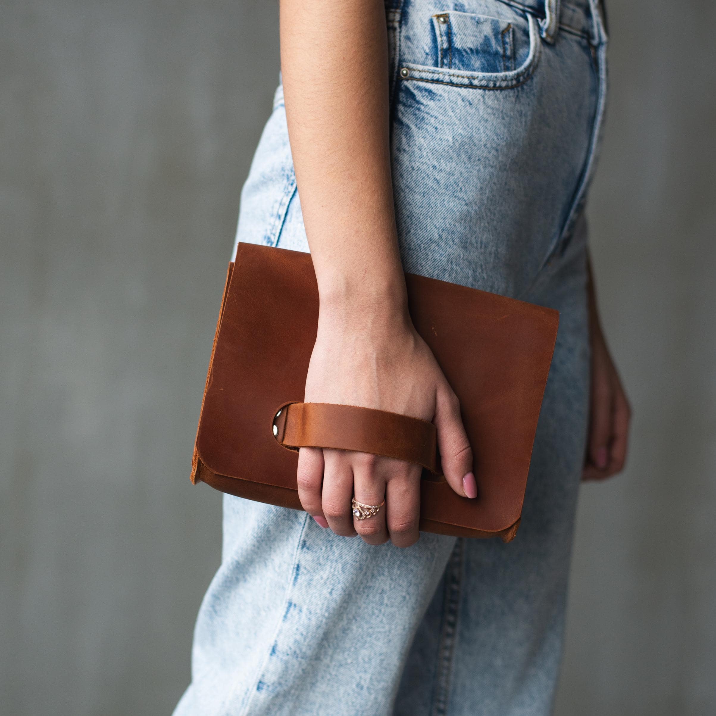 Loop Handle Clutch Canada