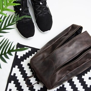 Leder Schuhbeutel für Männer, Läufer Geschenk Männer, personalisierte Schuhbeutel, Geschenk für Läufer Männer, Schuhbeutel für Reisen, Schuhbeutel Sport Bild 10