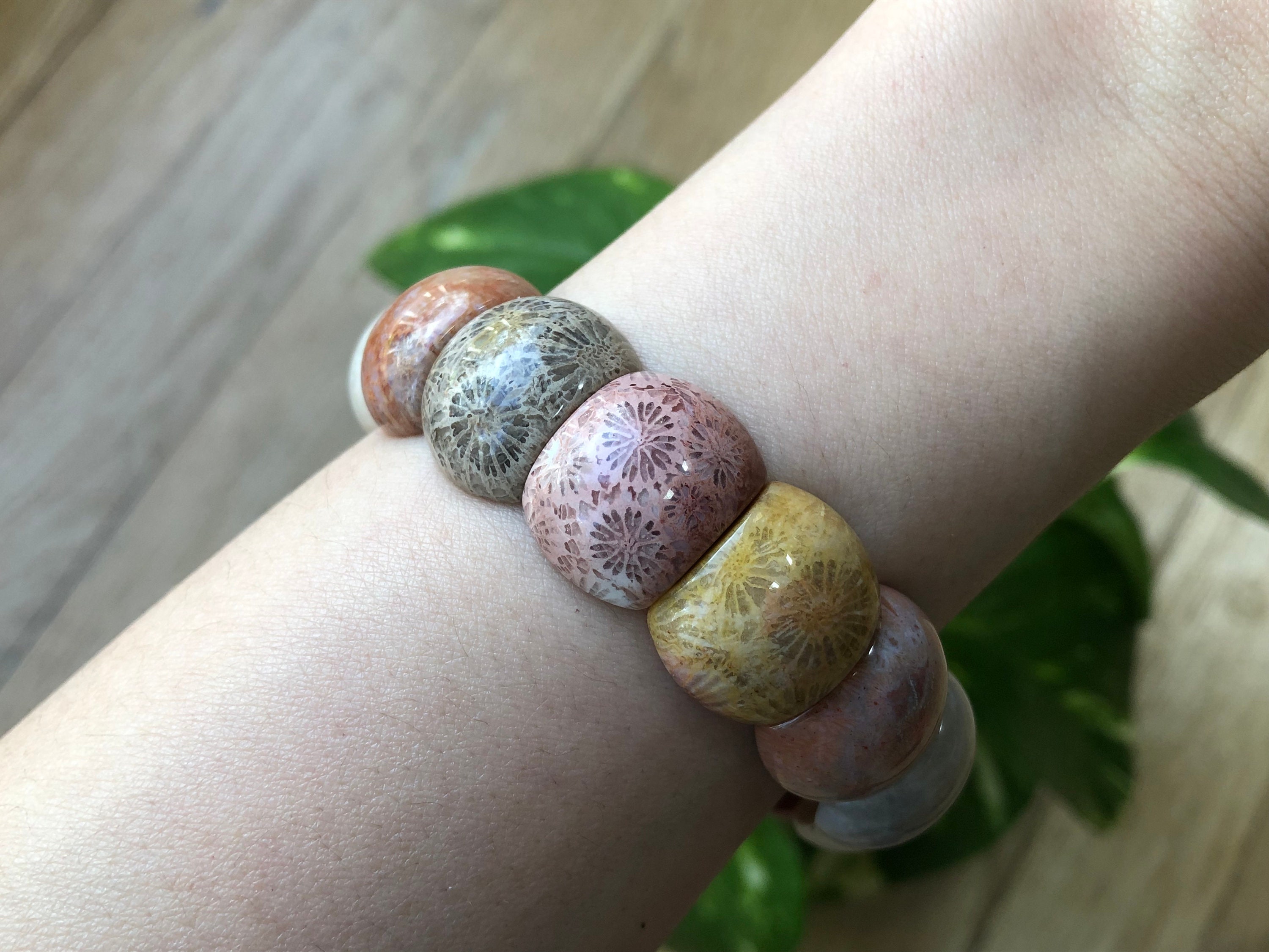 Agatized fossil coral elastic stretch bracelet with chrysanthemum flowers pink red gray white yellow big small daisy flower pattern