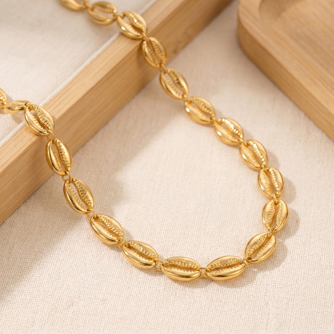Shell And Chain Minimal Gold Chain Necklace, Shell Link Necklace, Stainless Steel ...