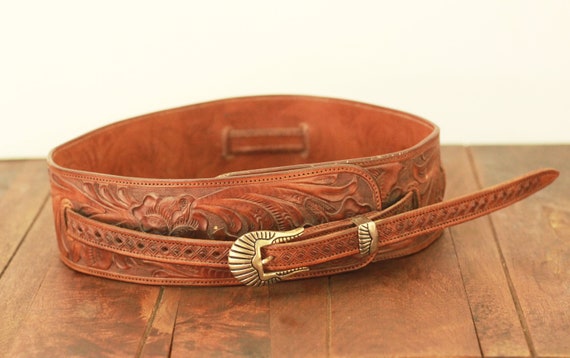 vintage tooled mexican belt / tooled leather belt