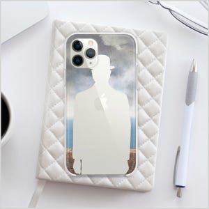 René Magritte “Son of Man” iPhone Case – Artistic Design for iPhone 16, 15 Pro Max, 14 Plus, 13 Mini, 12/11 – Premium Elegant Cover (AH4380)
