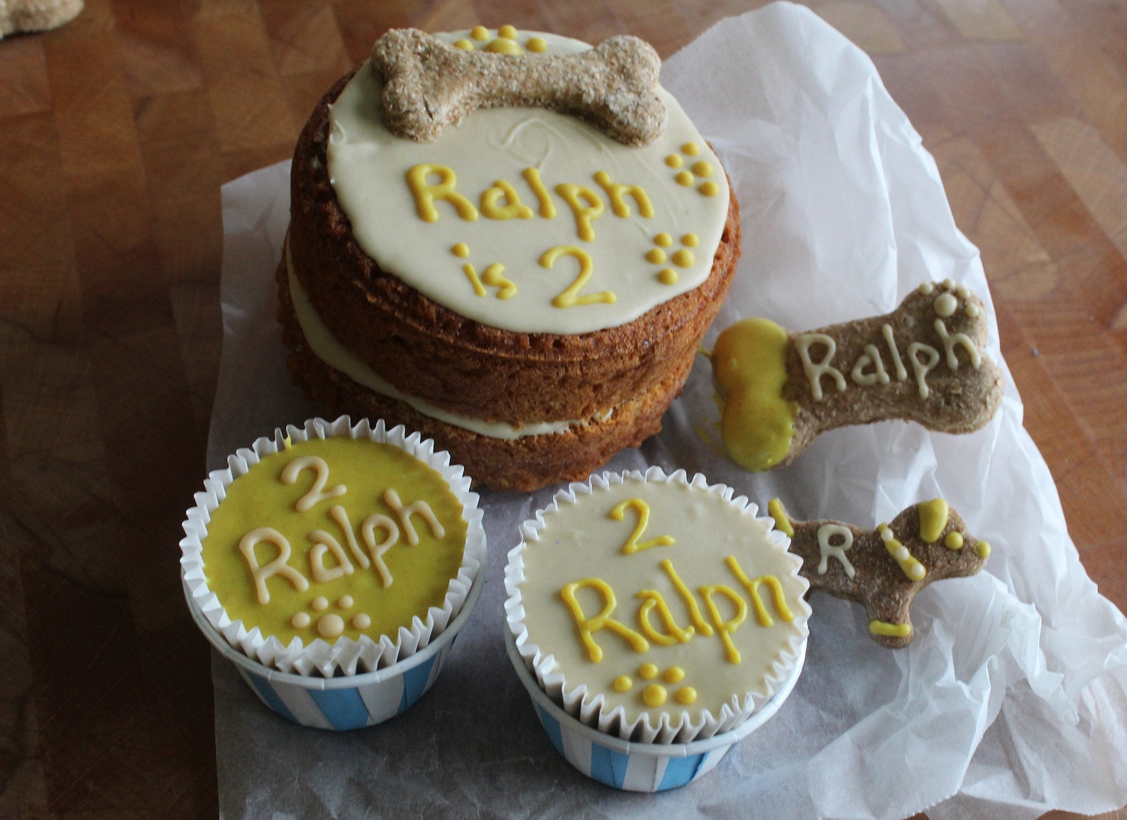 Dog Birthday Boy Cake and Pupcakes Etsy UK