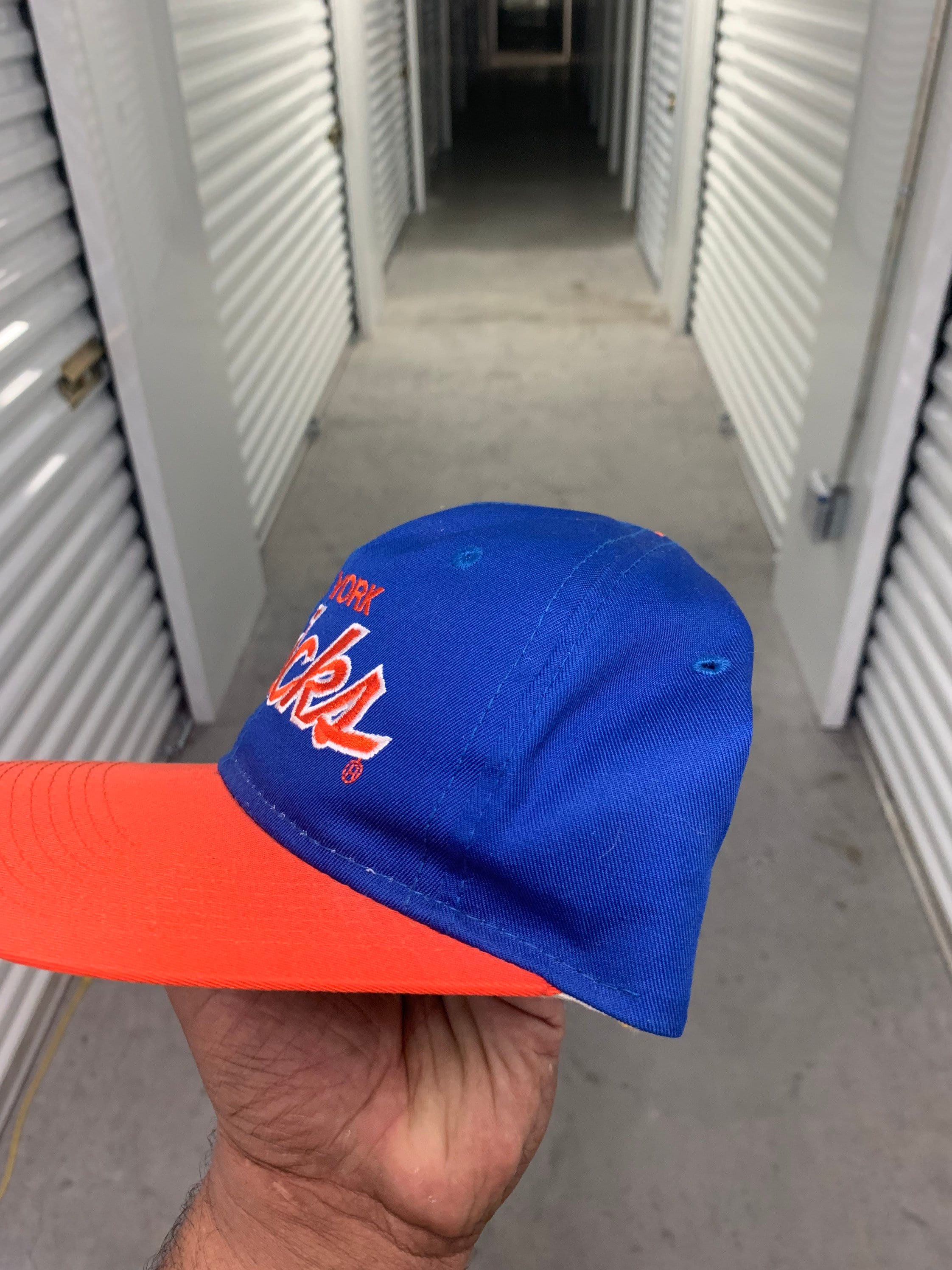 Sold at Auction: NWT Vintage 90s New York Islanders Sports Specialties  Script Snapback Hat Cap