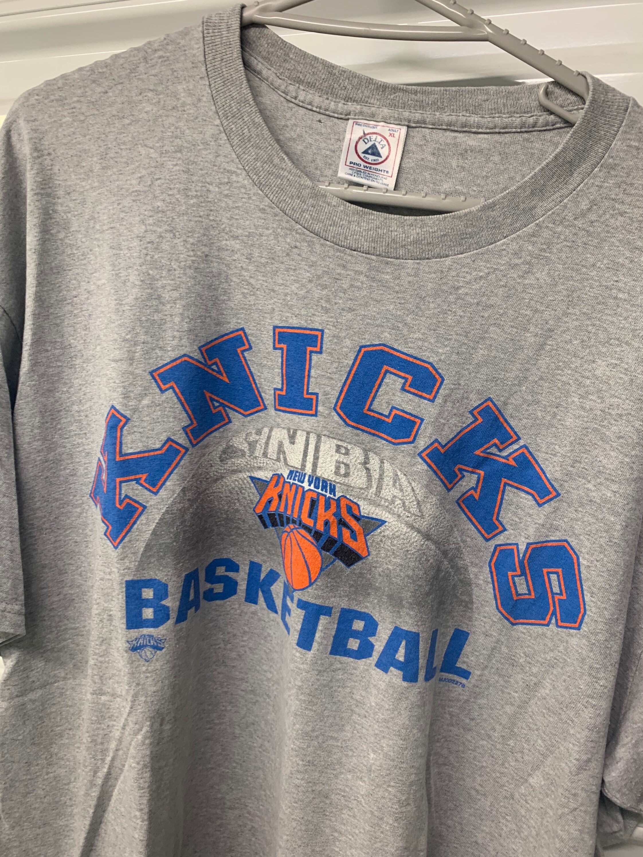 Vintage 90s New York Knicks Champion T-shirt Mens Size Large 