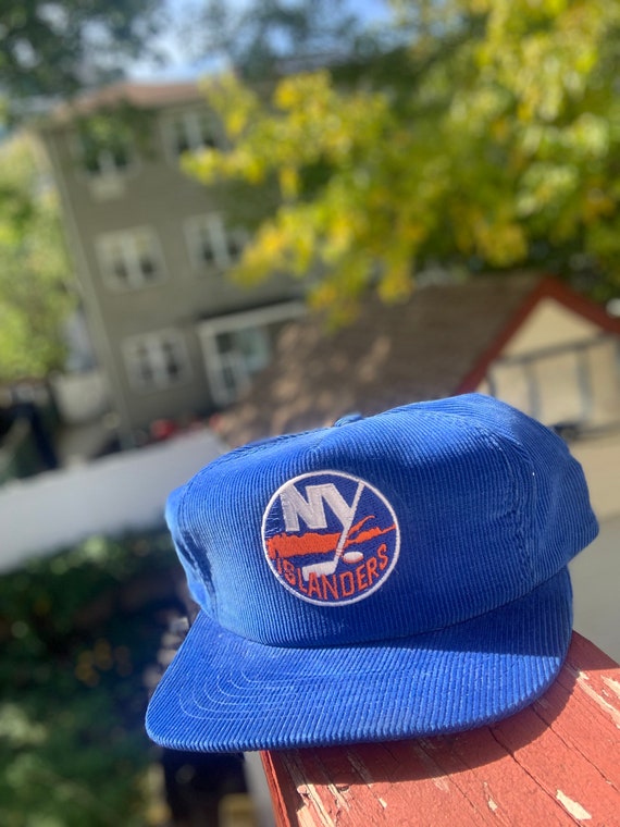 Vintage 90’s New York Islanders Corduroy SnapBack