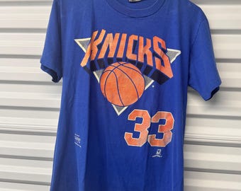 Vintage 90'’s New York Knicks Patrick Ewing Nutmeg T-Shirt Men’s Size Medium