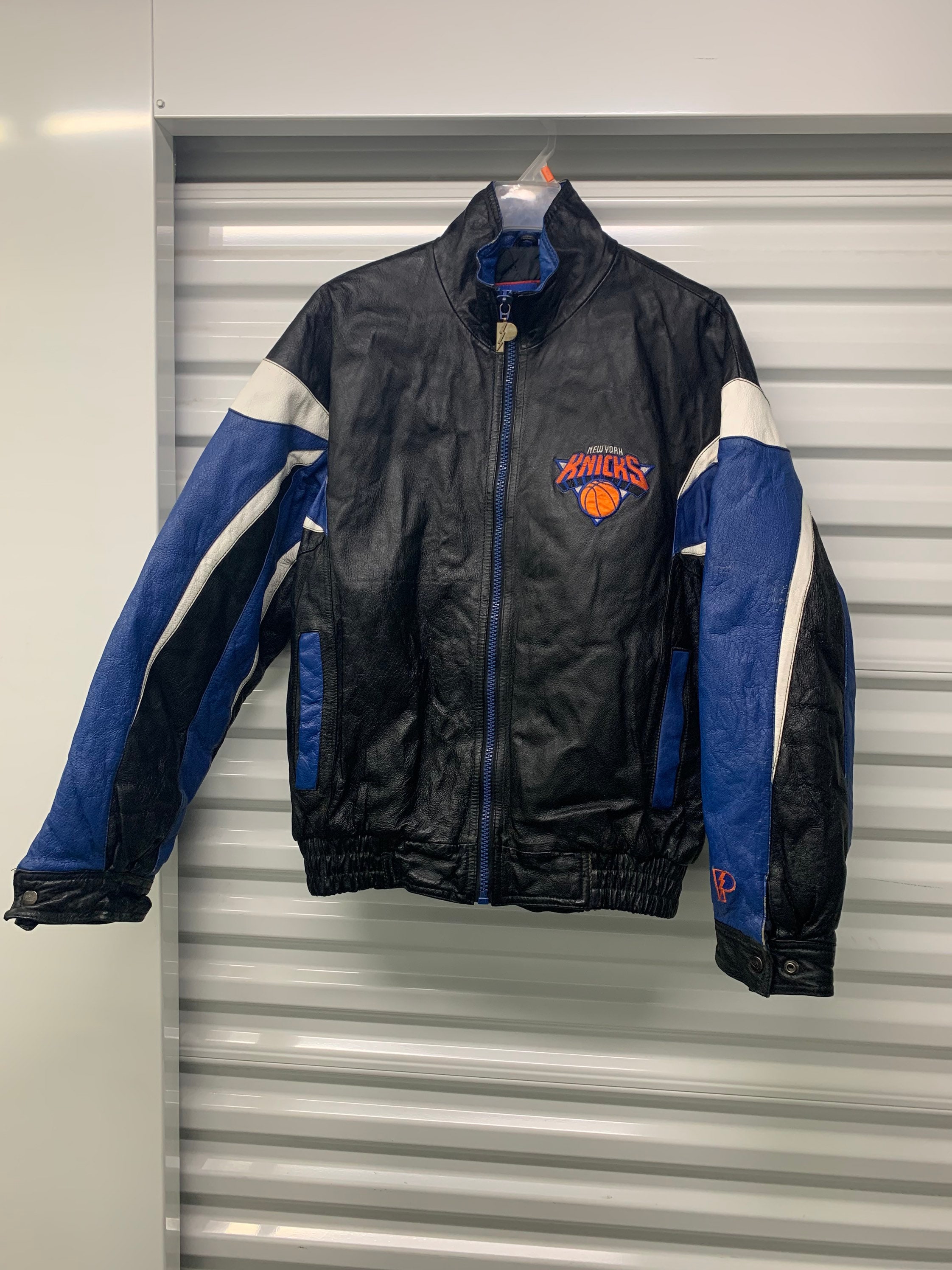 Vintage 90's New York Knicks Pro Player Leather Jacket Men's Vintage 90's New York Knicks Pro Player Leather Jacket Men's