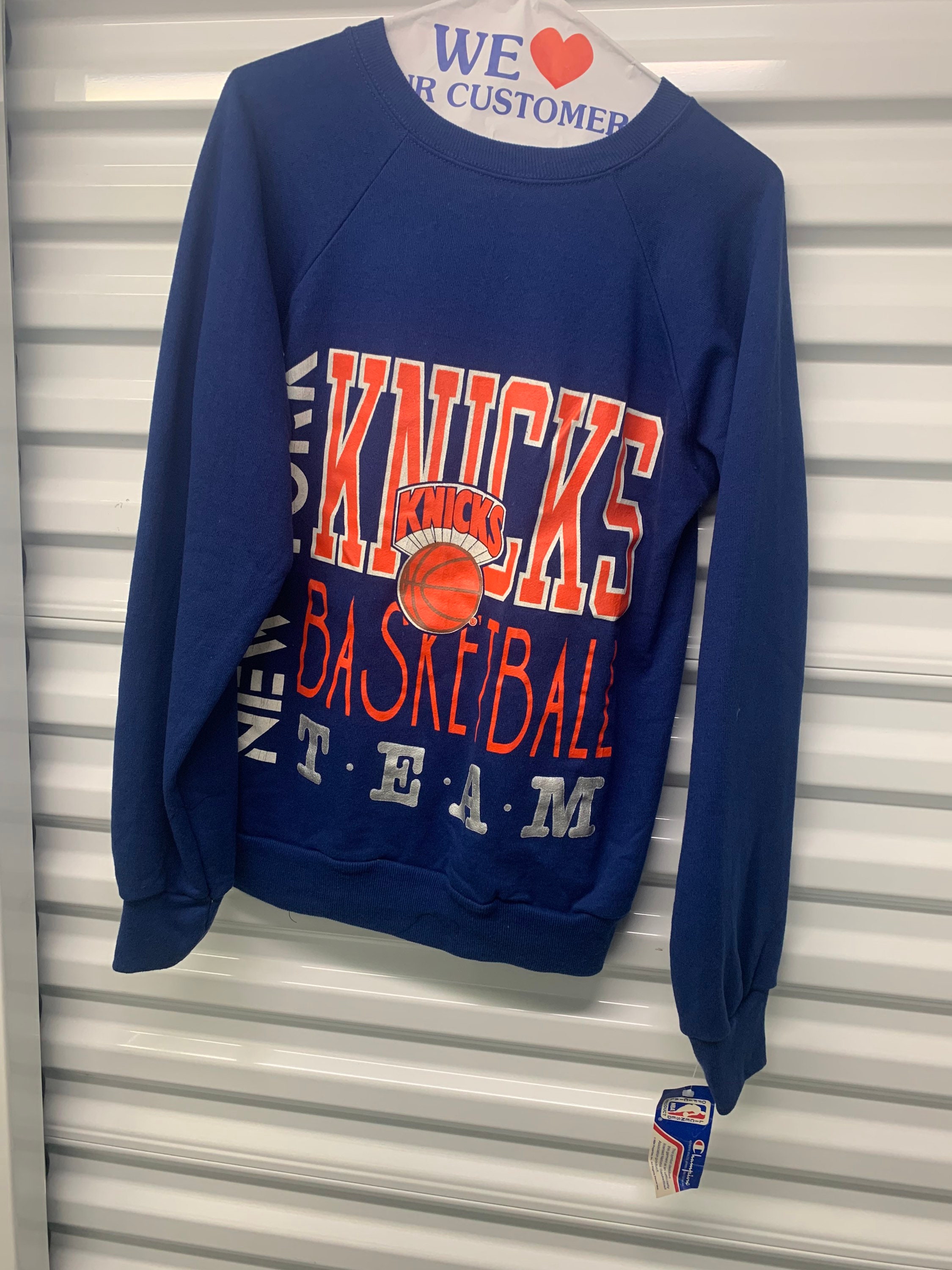 Knicks basketball best sale sweatshirt champion