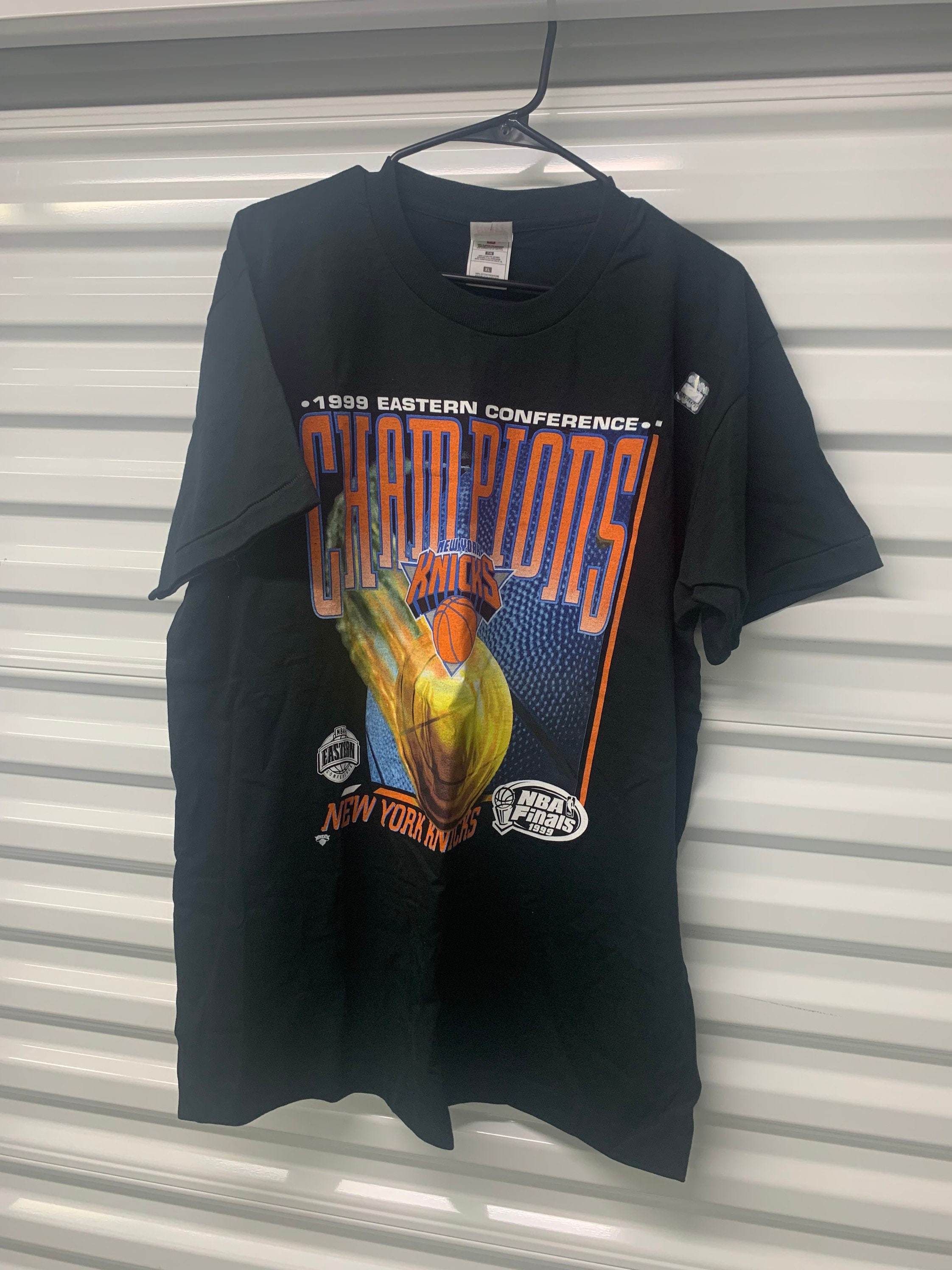 Vintage 90s NY Knicks 1999 Eastern Conference Champions T-shirt