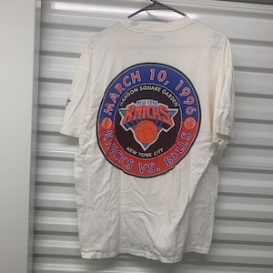Vintage 90’s Speedo New York Knicks 1996 Chicago Bulls T-Shirt Men’s XL
