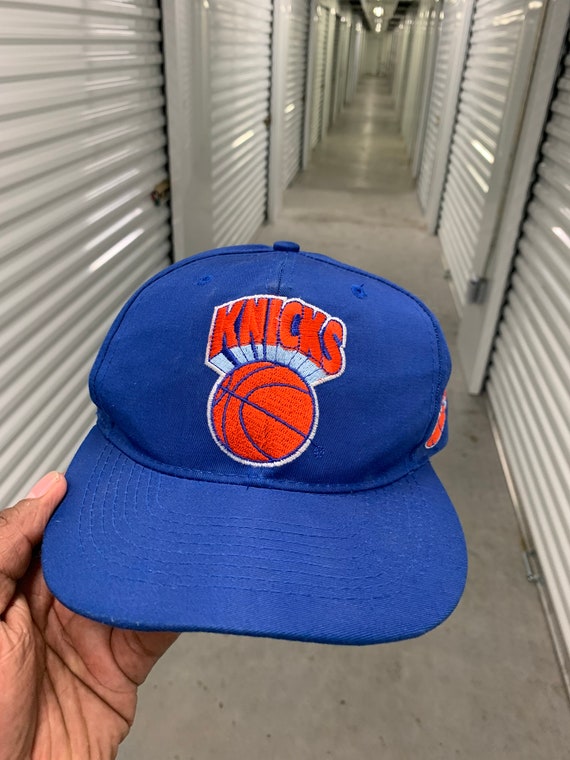 Official New Era NBA Infill Logo New York Knicks Oversized T-Shirt C2_139 C2_139