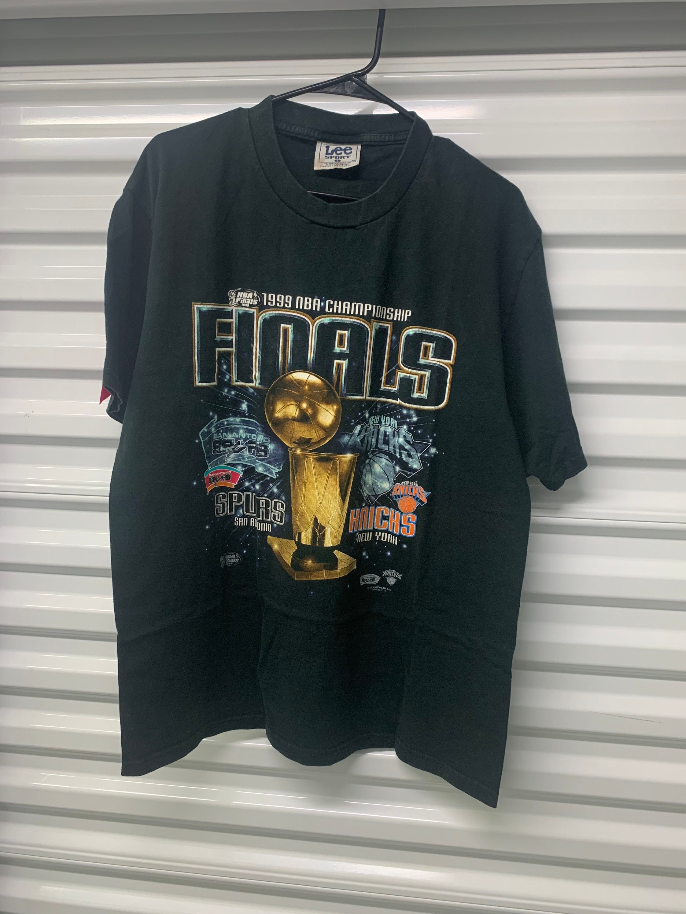 Vintage San Antonio Spurs Basketball Fan Sweatshirt Unisex Tee - Jolly  Family Gifts