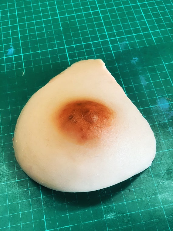 Severed Breast Boob Tits Silicone Movie Prop Cosplay Horror Art Halloween  Realistic Human Flesh Blood Nipple Skin Escape Room Gore Boobs Tit 