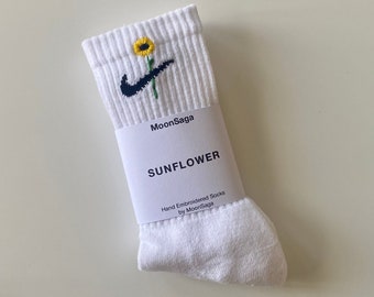 Embroidered Sunflowers Crew Custom Socks, Coquette, Gifts for her, Cute Gift Idea, Birthday Gift, Easter Gift, Spring, Spring Outfits