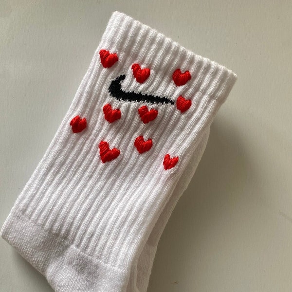 Valentijnsdag Love Hearts Custom Geborduurde Sokken, Coquette, Cadeaus voor haar, Leuk Cadeau Idee, Verjaardagscadeau, Kerstcadeau