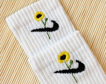 nike sunflower sandles