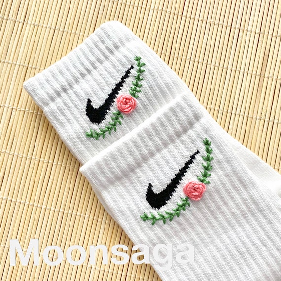 nike embroidered socks