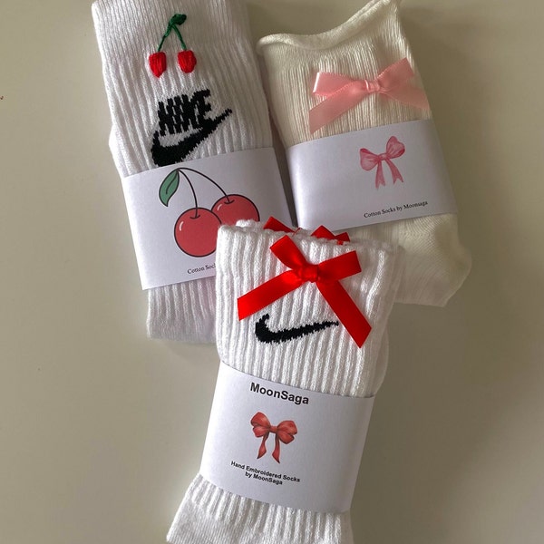 Chaussettes brodées personnalisées, Coquette, Cadeaux pour elle, Idée cadeau mignonne, Cadeau d'anniversaire, Cadeau de Noël, Esthétique fille épurée, Princesse Pilates