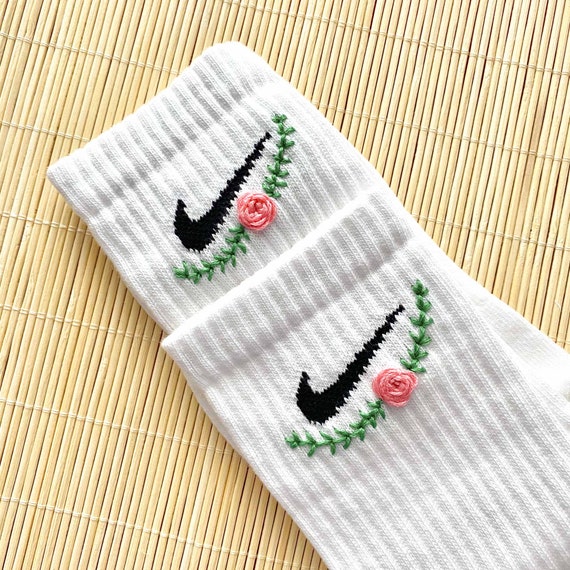 nike embroidered socks