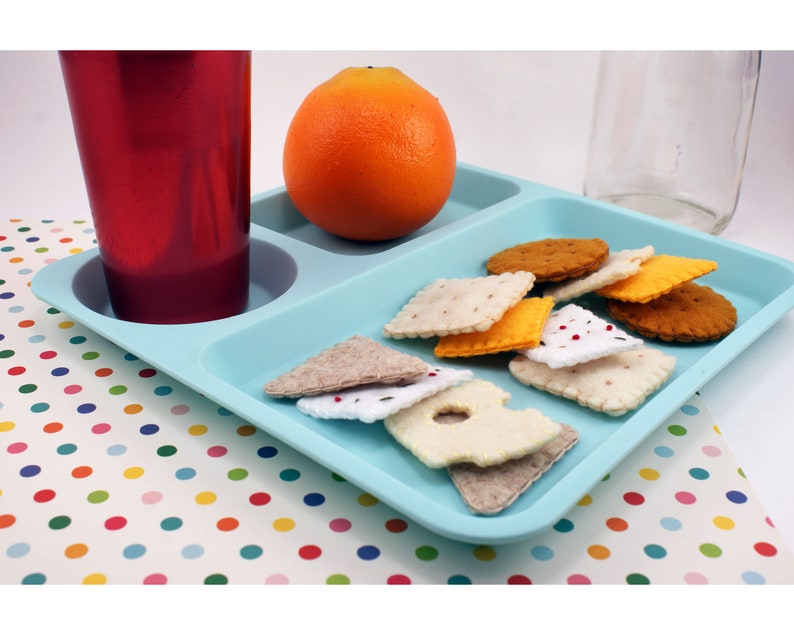 Pretend Kitchen Play Felt Cheese and Cracker Set 12-Piece Montessori Toy Play Food