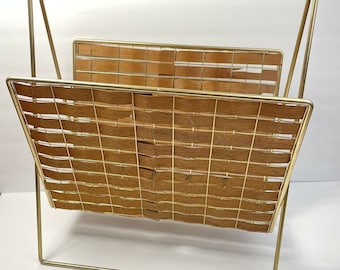 Vintage Mid Century Modern Tiki Weave Brass Wire Newspaper Magazine Rack
