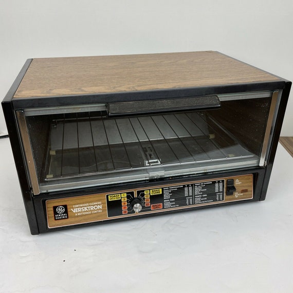 General Electric GE Versatron Continuous Cleaning Counter Toaster