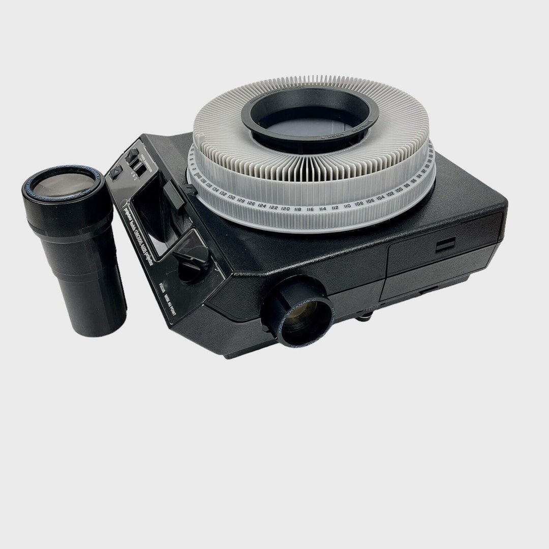 プロジェクター KODAK CAROUSEL S-AV2050 SLIDE PROJECTOR Bonhams : Kodak Carousel S-Av 2050 35mm slide projector, by