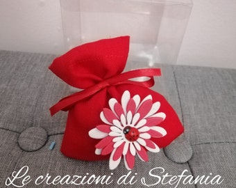 12 graduation bags with flower-shaped magnet