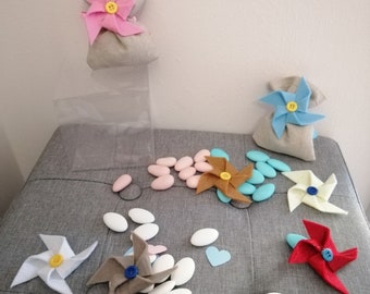 20 cotton confetti bags with pinwheel-shaped magnet