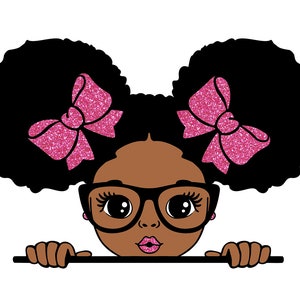 Peekaboo Girl Svg, Afro Girl Svg, Black Girl Svg, Girl Brille Svg, Rosa Lippen, Mädchen Glipart, Süßes Kleines Kind, 4 PNG Glitzer, Svg Cut Dateien