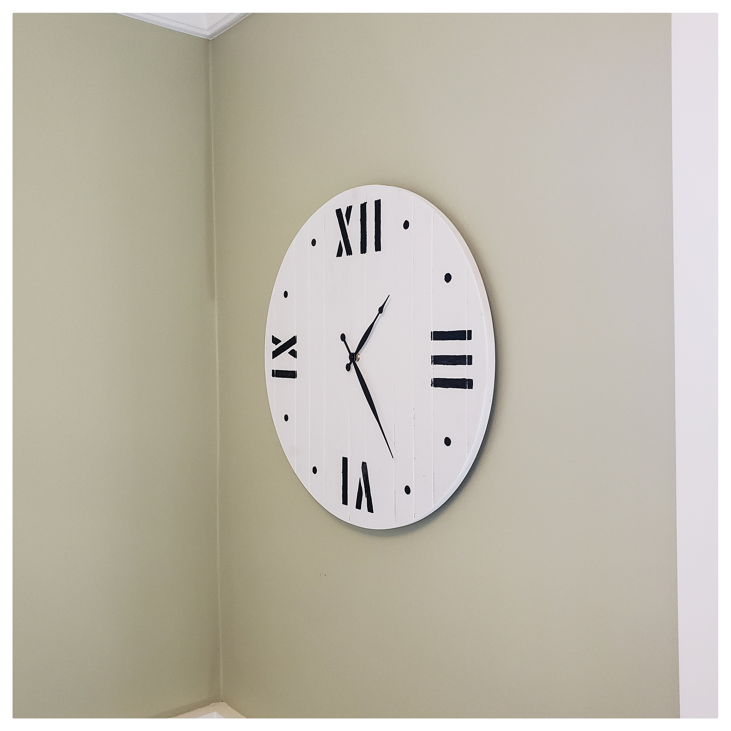 Large Farmhouse Wood Wall Clock - Etsy