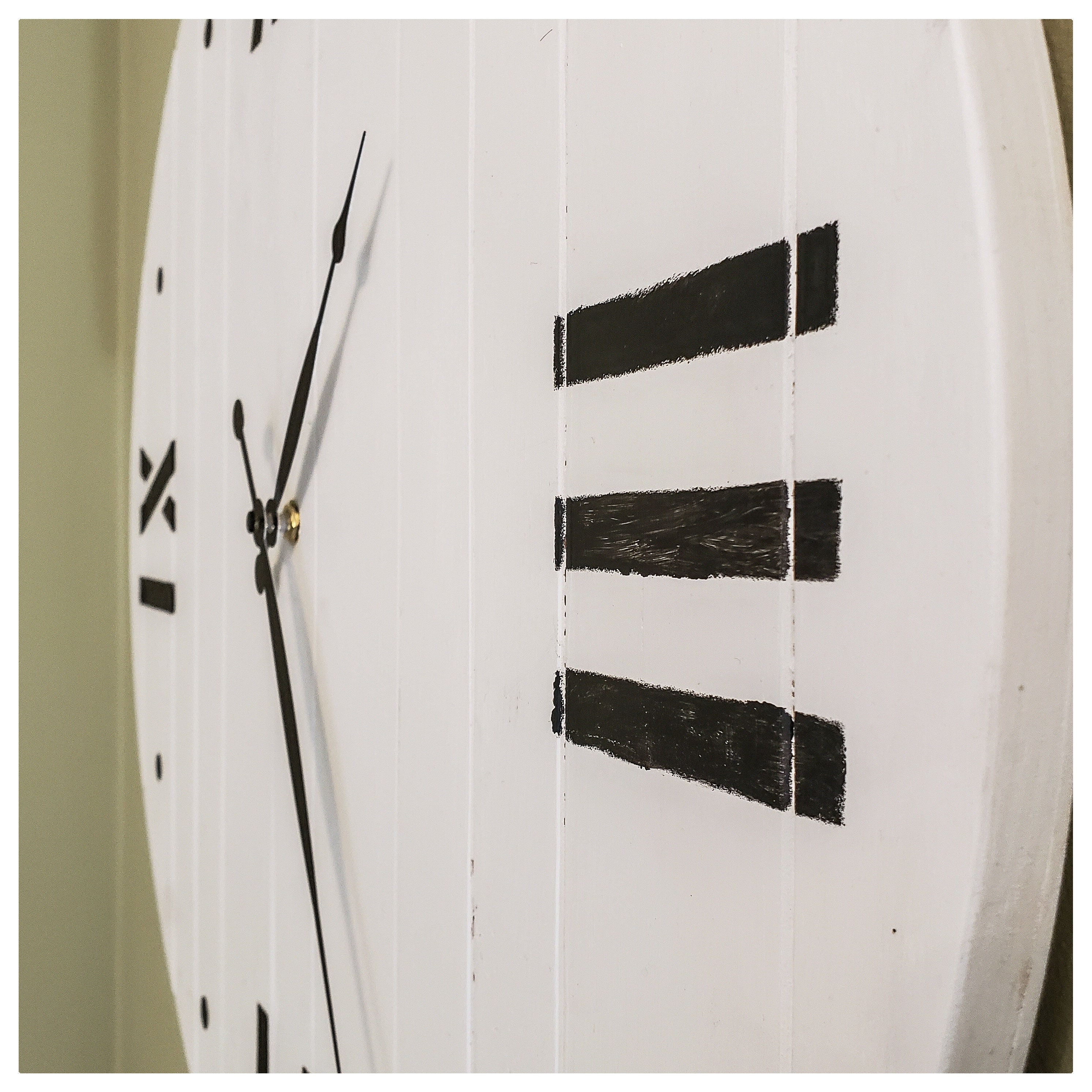 Large Farmhouse Wood Wall Clock - Etsy