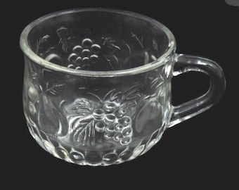 Vintage set med 8 Jeannette glaspunschkoppar | Genomskinligt fruktmönster | Pressglas från 1960-talet, 137 ml | Ersättning för retro MCM-festdryck