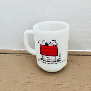 Vintage 1958 Anchor Hocking Fire King Milk Glass Peanuts Snoopy
